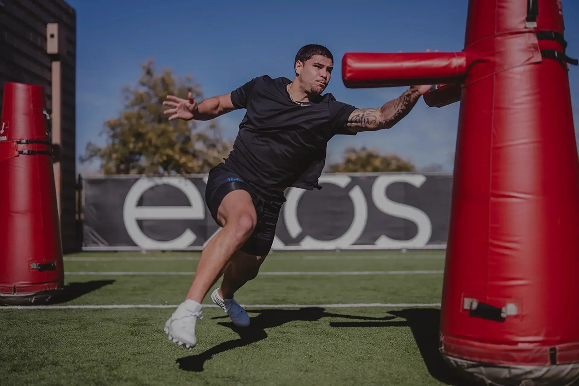 Sportista trenira sa Exos-om za NFL draft