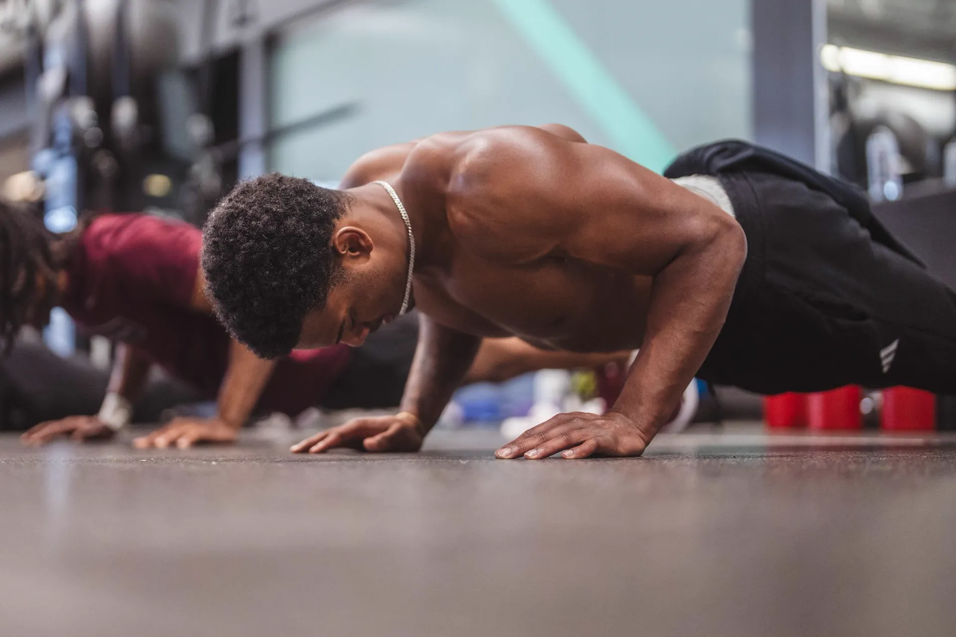 Studenti sportisti treniraju u Exos centru za performanse u Phoenixu