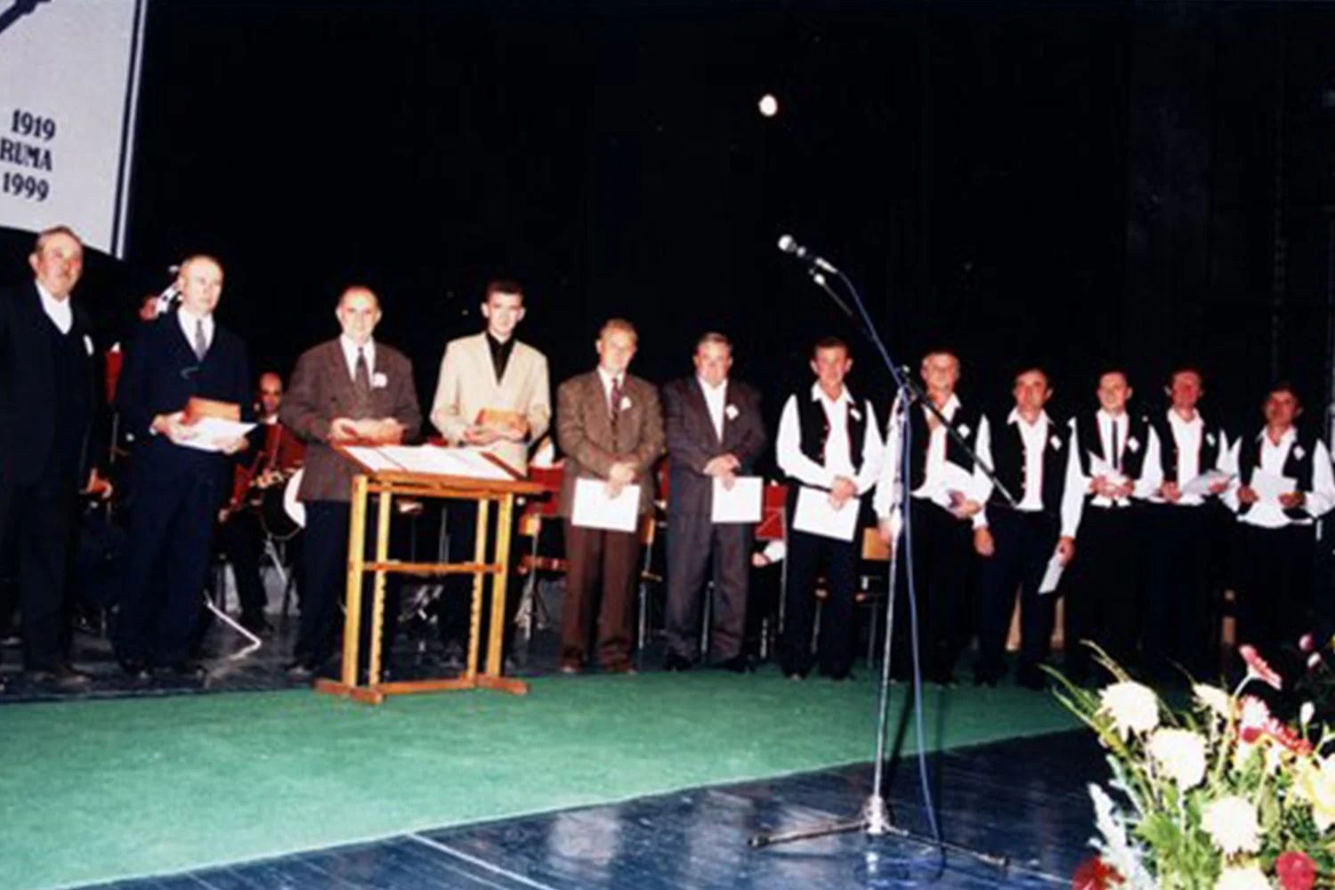 JUBILARCI: P. MATEŠIĆ, Z. KOLARIĆ, B. PAUKOVIĆ, I. DULIĆ, M. BENČIĆ, Đ. ŠIKEŽDI, A. MATEŠIĆ, M. GRUBIŠIĆ, I. RAKOŠ, I. HORVATIĆ, M. MIKULINAC I J. RAKOŠ